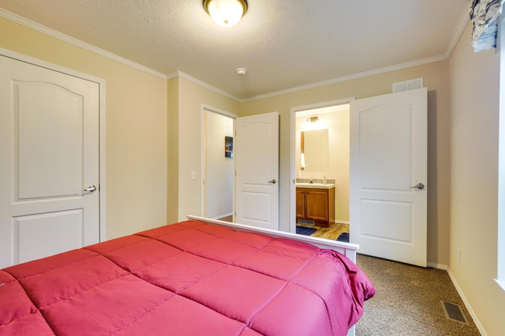 Family Home In Rapid City About 4 Mi To Torch Lake! Extérieur photo