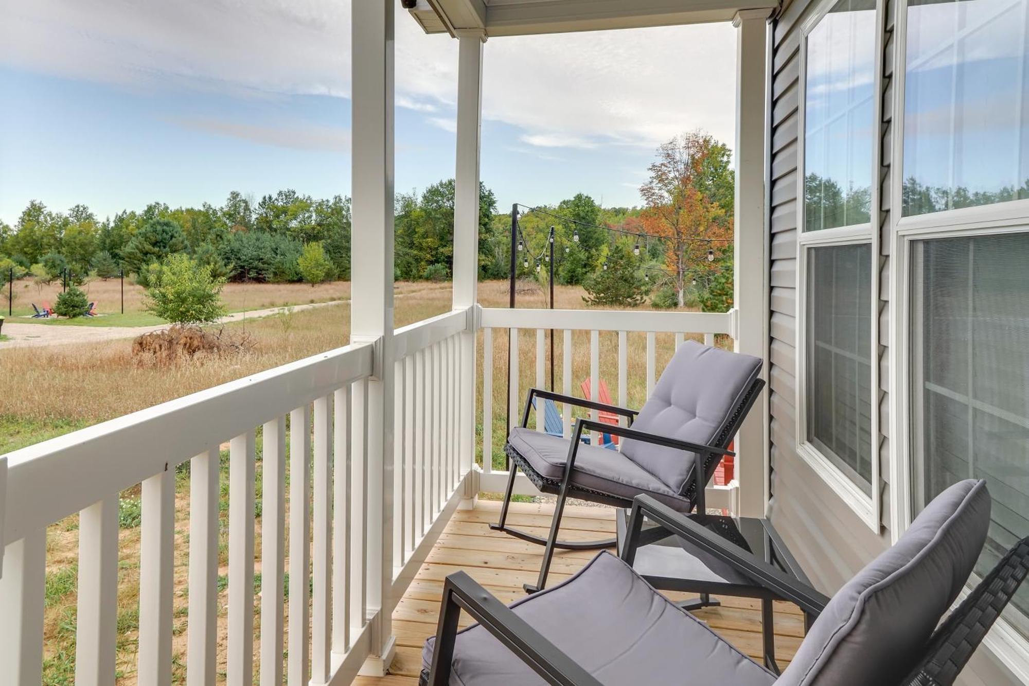 Family Home In Rapid City About 4 Mi To Torch Lake! Extérieur photo