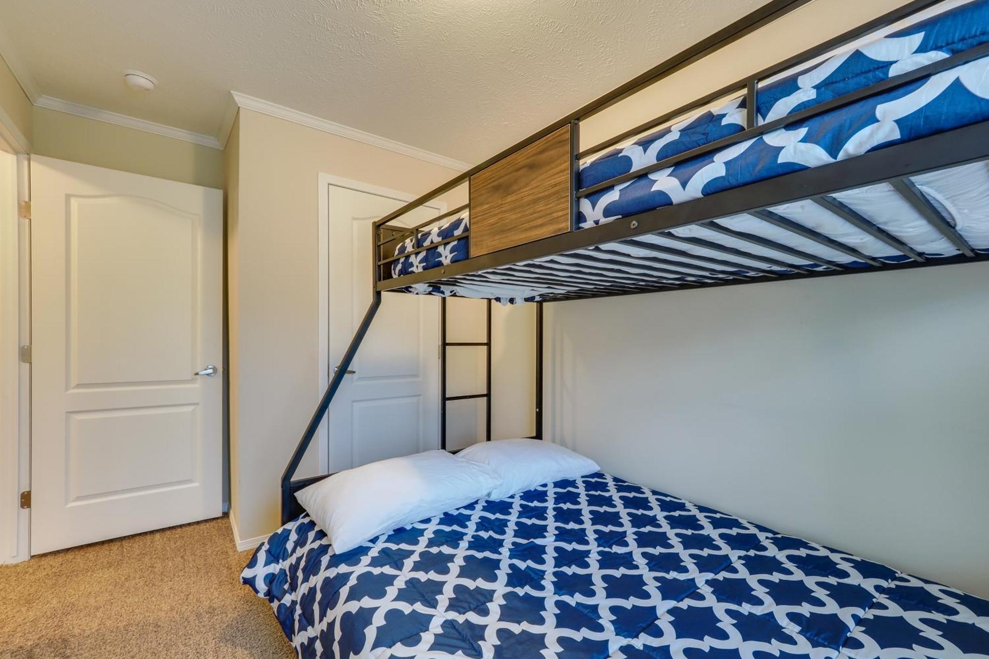 Family Home In Rapid City About 4 Mi To Torch Lake! Extérieur photo