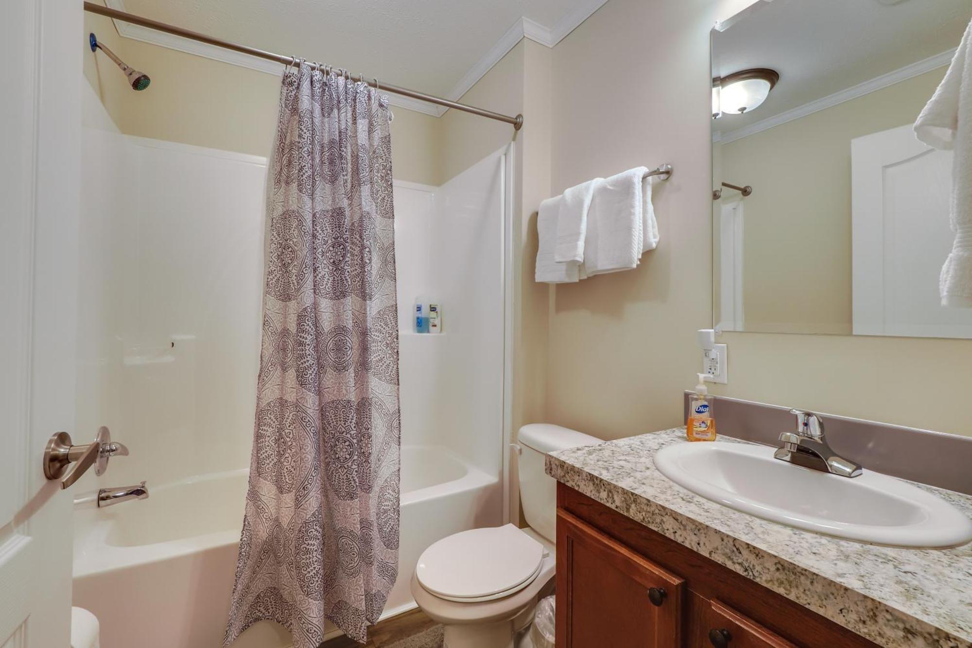 Family Home In Rapid City About 4 Mi To Torch Lake! Extérieur photo